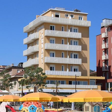 Hotel Carnaby Римини Екстериор снимка