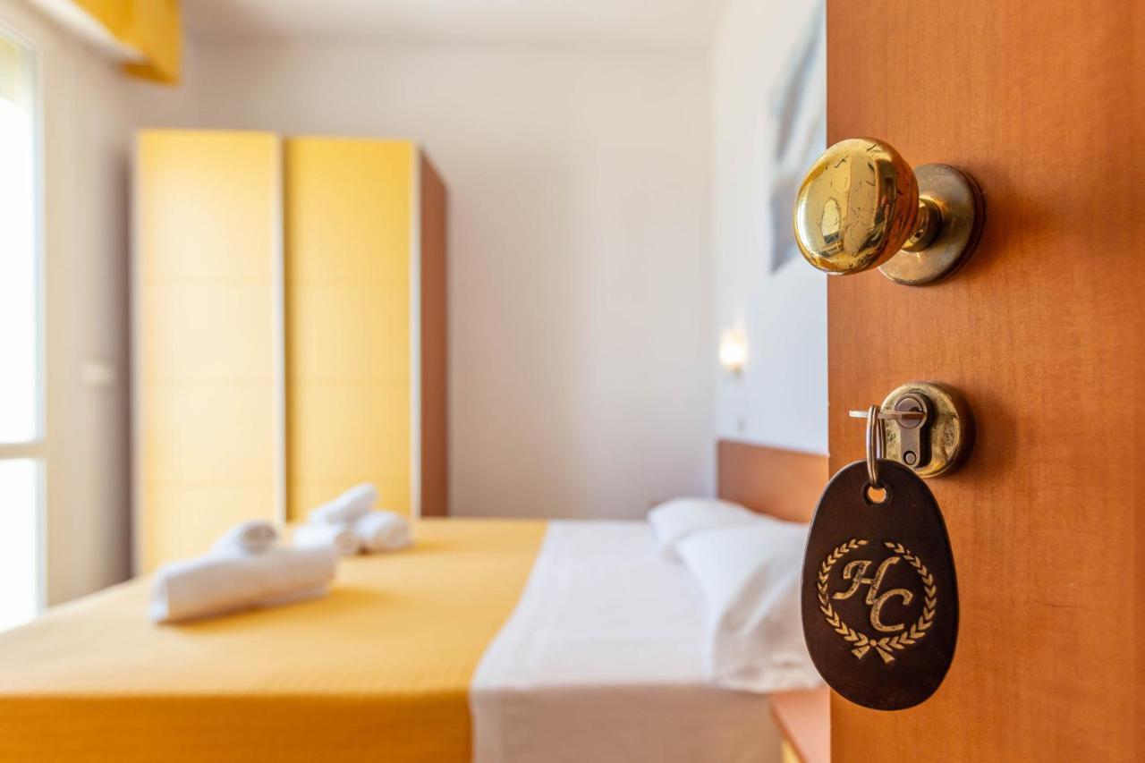 Hotel Carnaby Римини Екстериор снимка