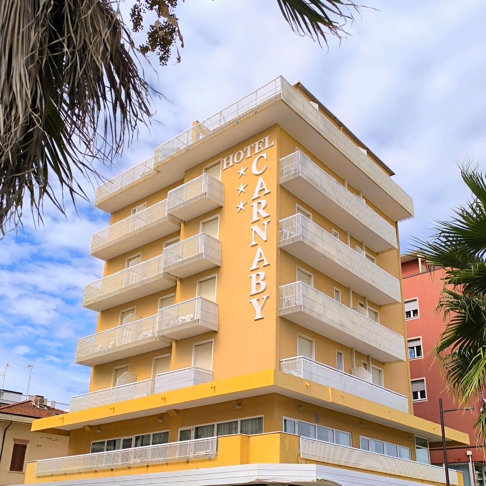 Hotel Carnaby Римини Екстериор снимка