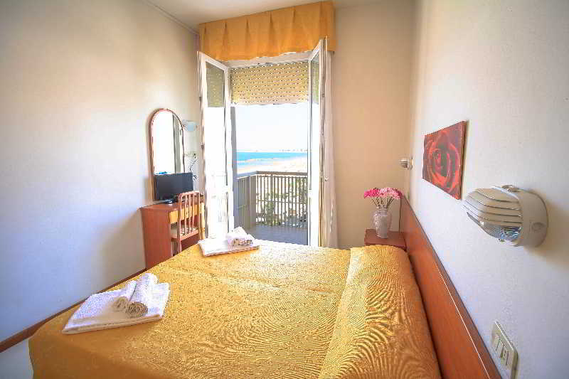 Hotel Carnaby Римини Екстериор снимка