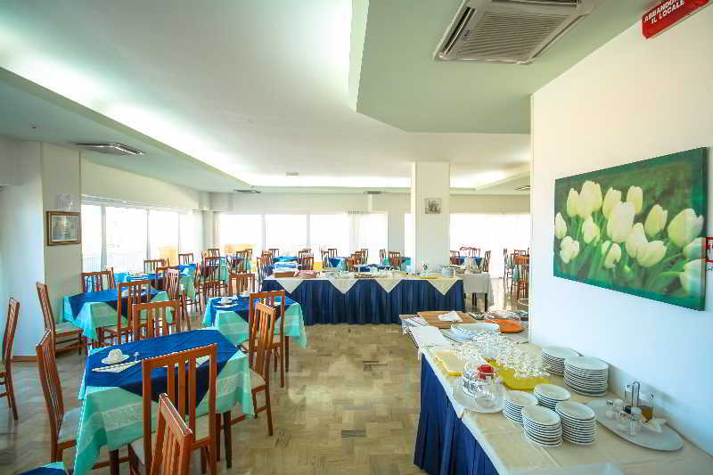 Hotel Carnaby Римини Екстериор снимка